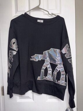 Disney park Star Wars Black Crewneck Sweatshirt new without tags
